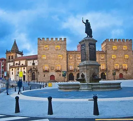 Centro Cabrales 31 Apartment *