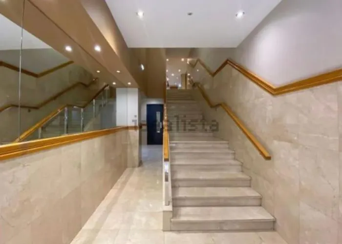 Centro Cabrales 31 *